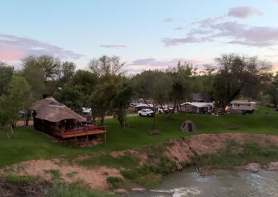 Oranjerus River Resort