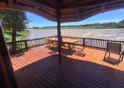 Oranjerus River Resort