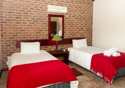 Molopo Kalahari Lodge -Askham